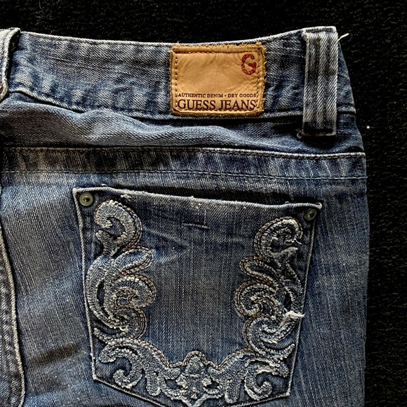 Low rise flared guess jeans - Picture 2 of 2